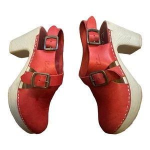 Calou Stockholm Astrid Clogs Red Leather Heeled Buckle Comfort Italy